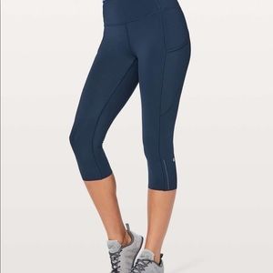 Lululemon Fast and Free Crop - Navy Size 4